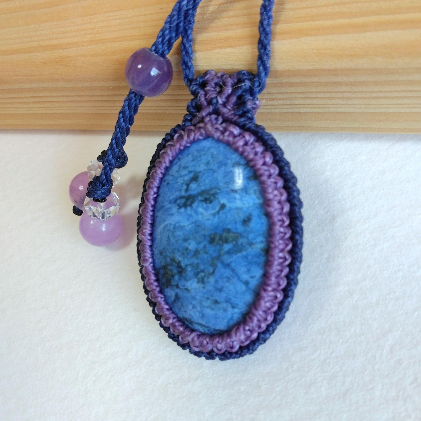 天然石ペンダント　デュモルチェライト　マクラメ編み　MP39 | 2枚目