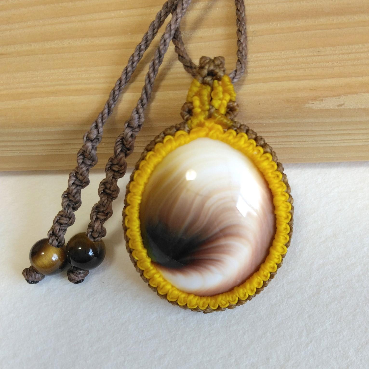 天然石ペンダント　シヴァアイ　マクラメ編み　MP43