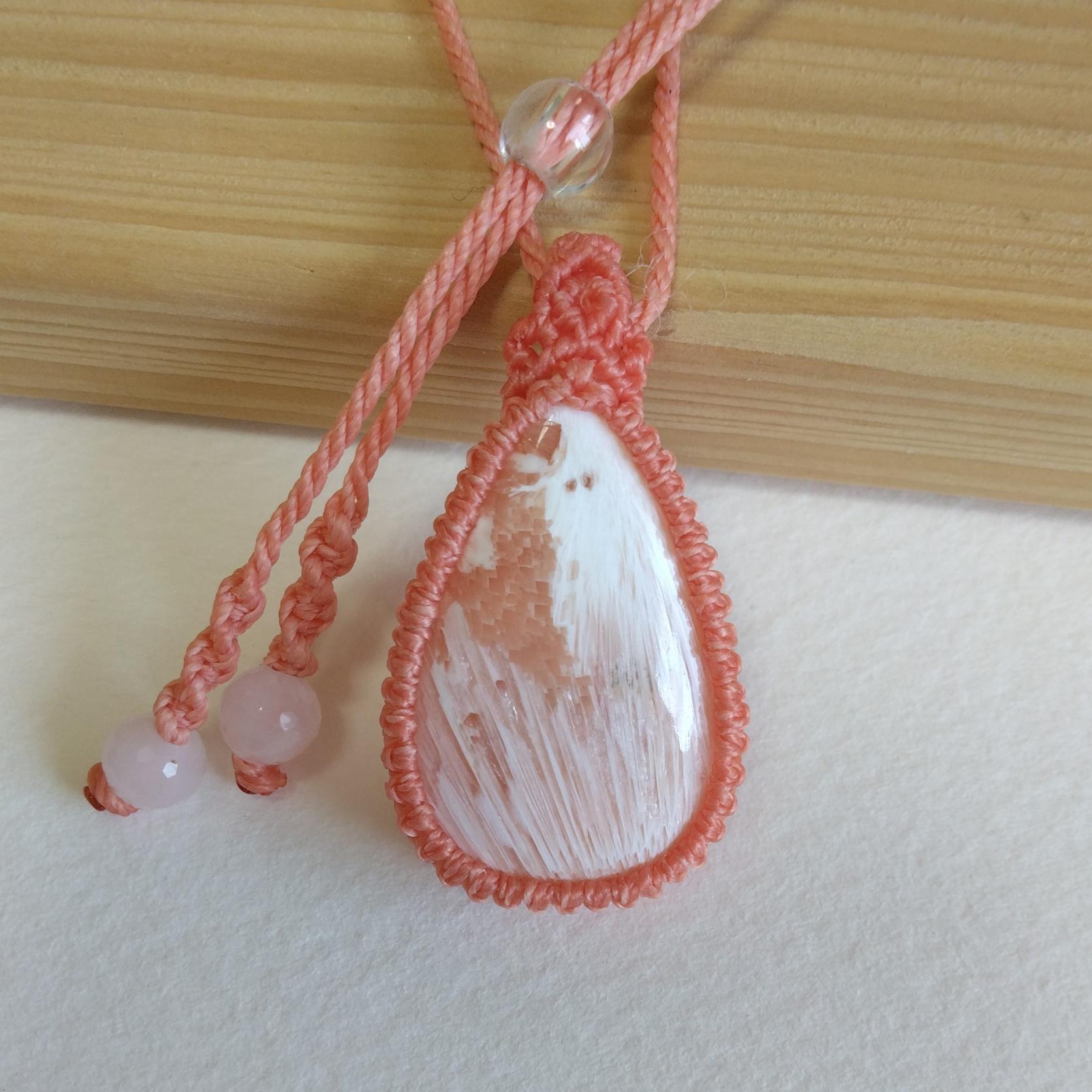 天然石ペンダント　スコレサイト　マクラメ編み　MP44