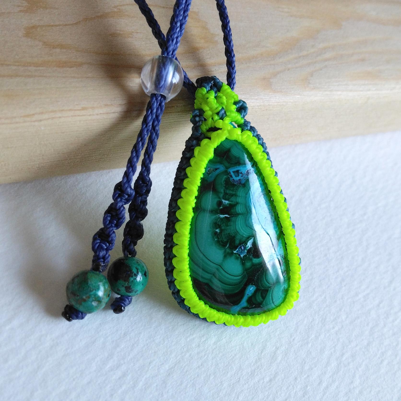 天然石ペンダント　クリソコラマラカイト　マクラメ編み　MP48 | 2枚目