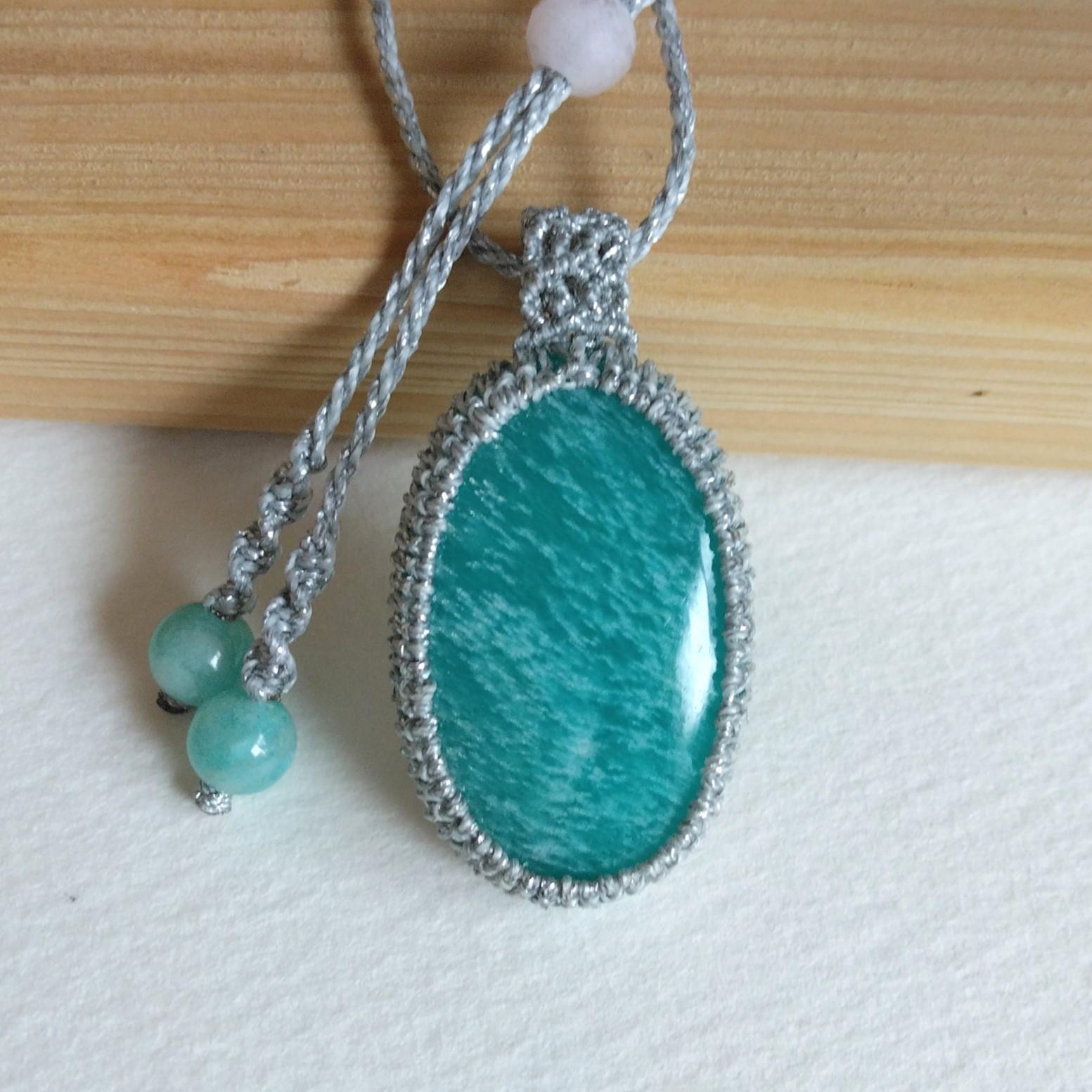 天然石ペンダント　アマゾナイト　マクラメ編み　MP53