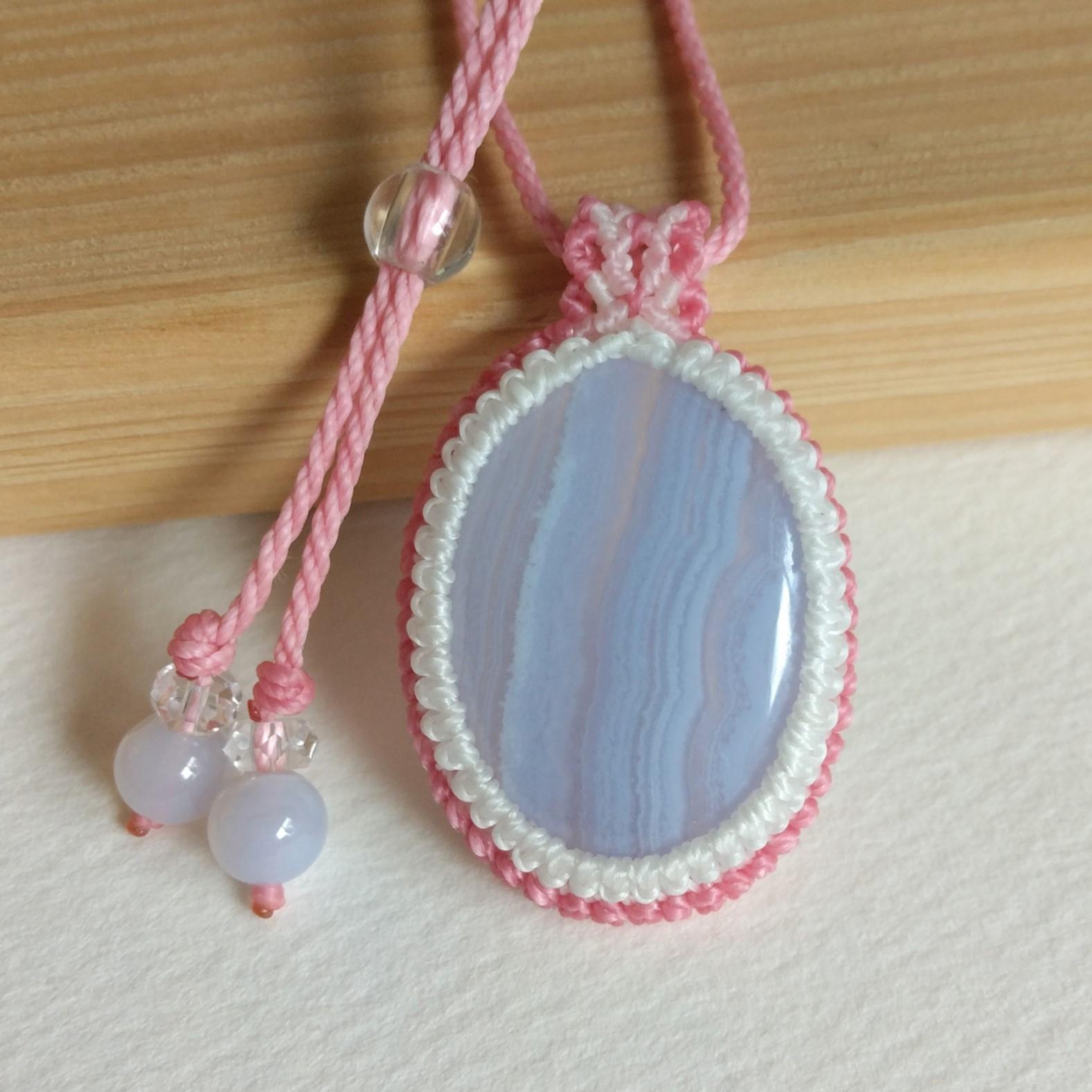 天然石ペンダント　ブルーレースアゲート　マクラメ編み　MP54