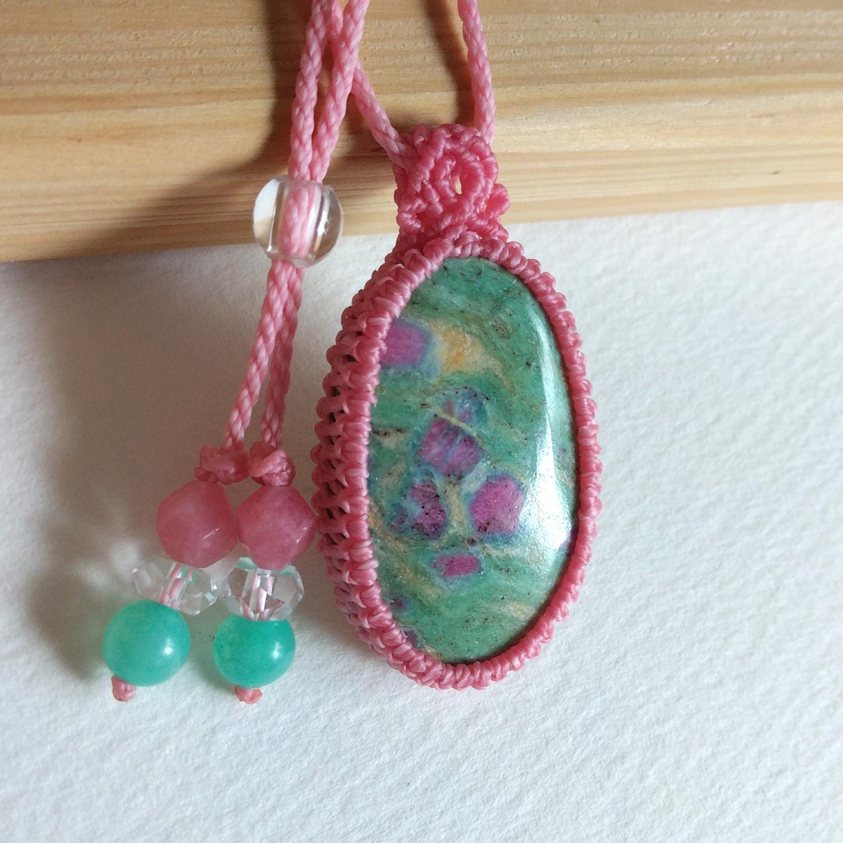 天然石ペンダント　ルビーインフックサイト　マクラメ編み　MP55 | 2枚目