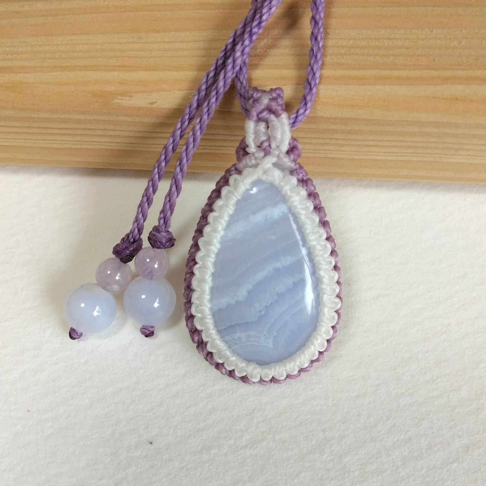天然石ペンダント　ブルーレースアゲート　マクラメ編み　MP56