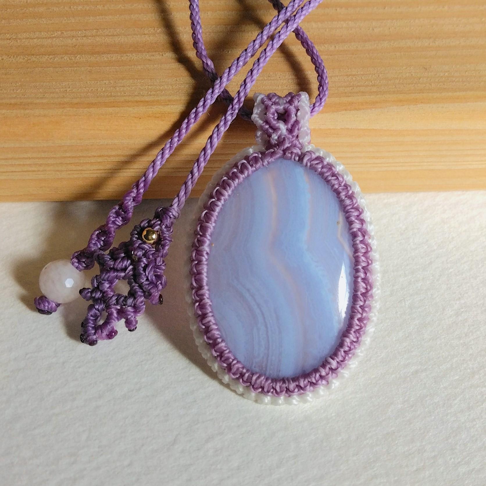 天然石ペンダント　ブルーレースアゲート　マクラメ編み　MP57