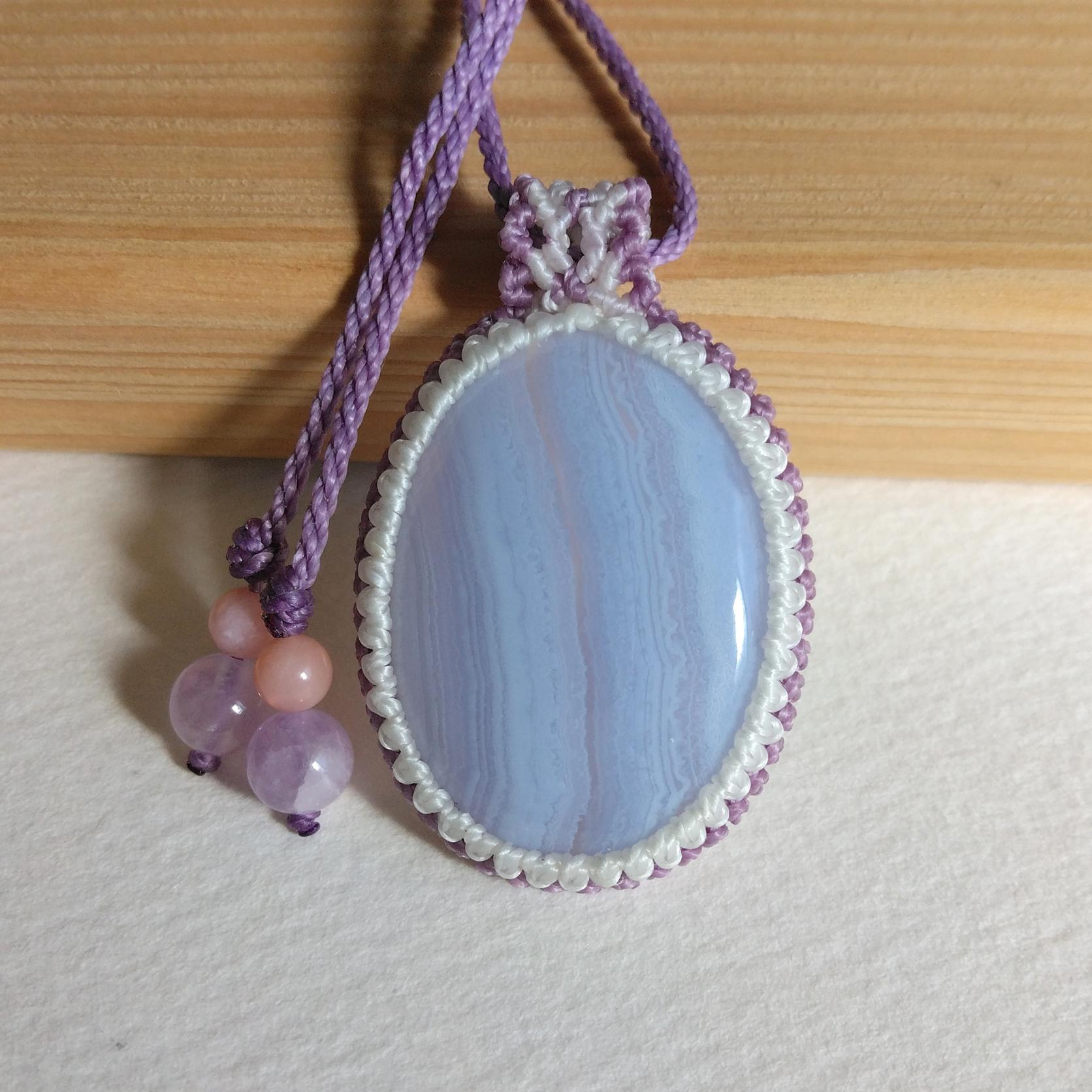 天然石ペンダント　ブルーレースアゲート　マクラメ編み　MP58