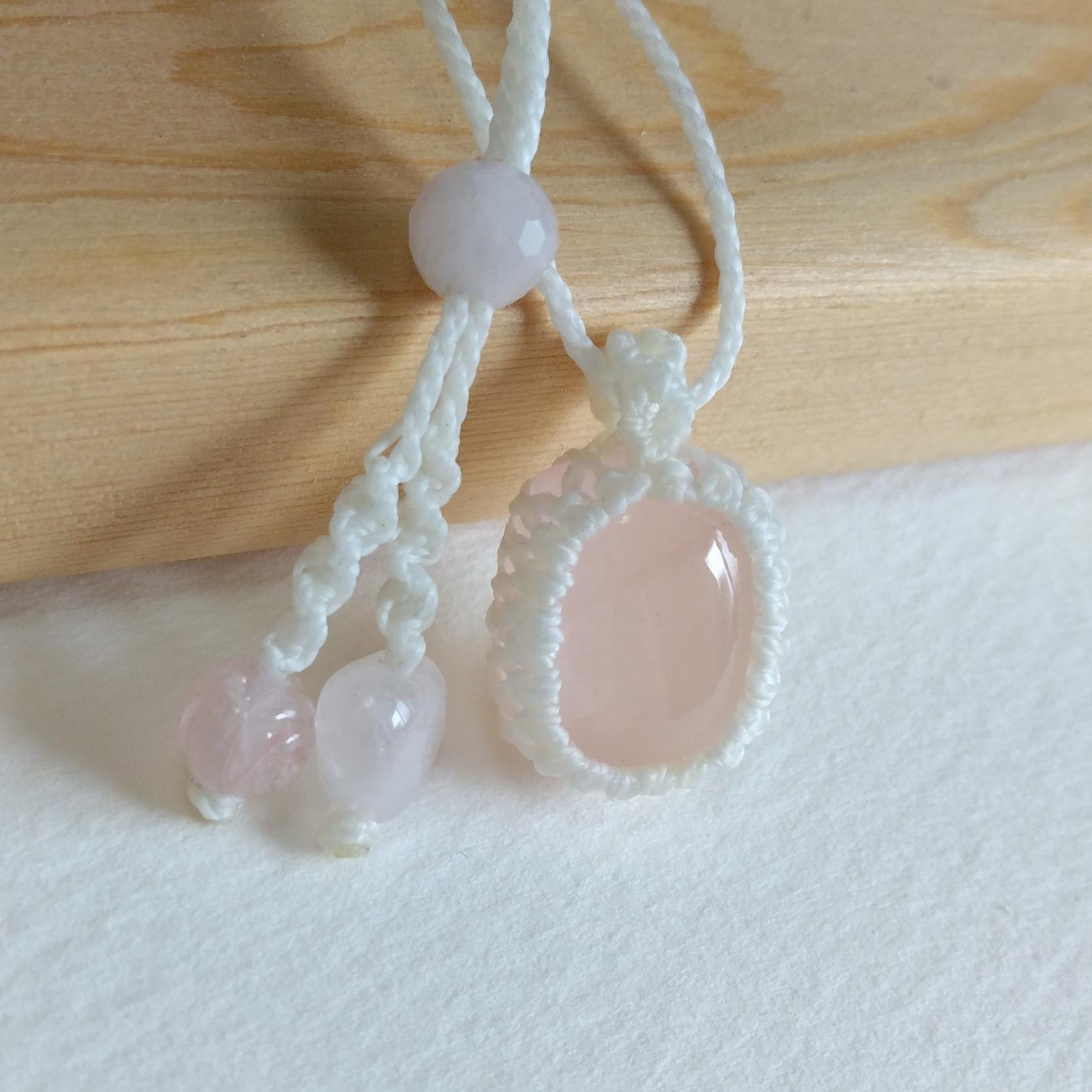 天然石ペンダント　ローズクォーツ　マクラメ編み　MP70 | 2枚目