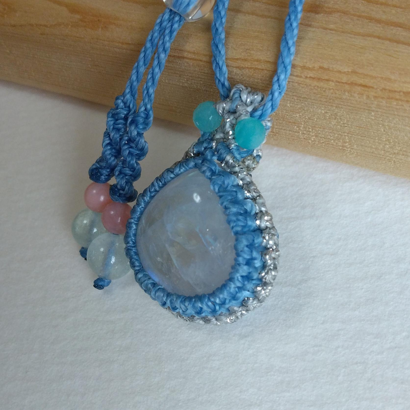 天然石ペンダント　レインボームーンストーン　マクラメ編み　MP73 | 3枚目