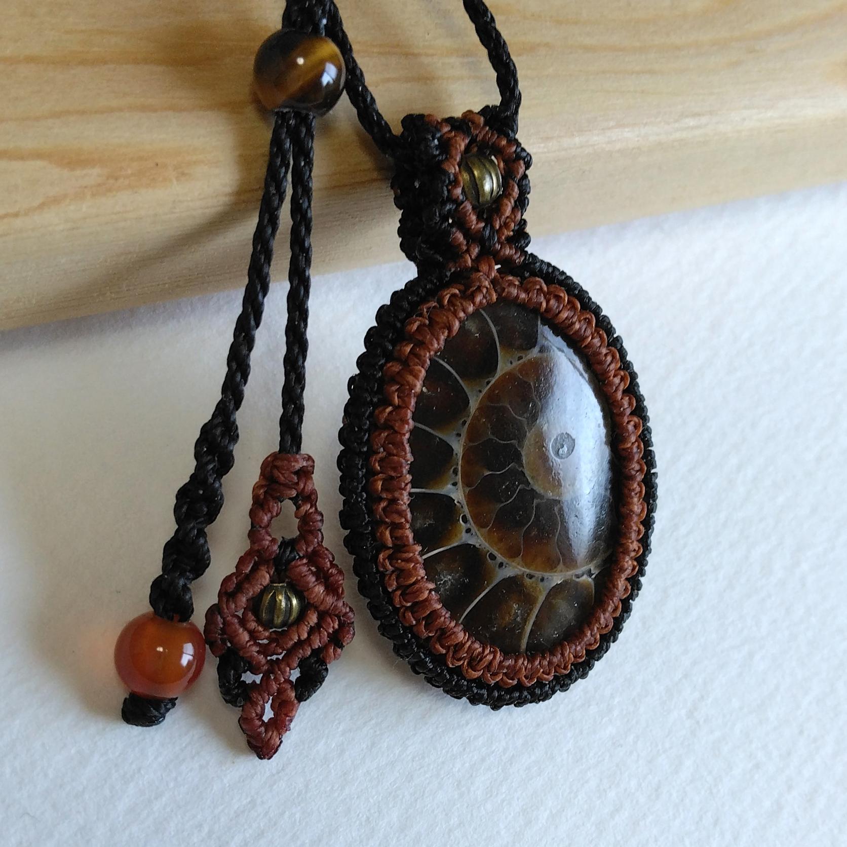 天然石ペンダント　アンモナイト　マクラメ編み　MP77 | 2枚目