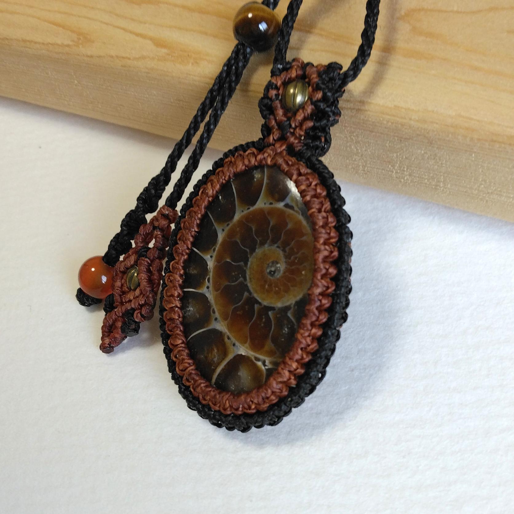 天然石ペンダント　アンモナイト　マクラメ編み　MP77 | 3枚目