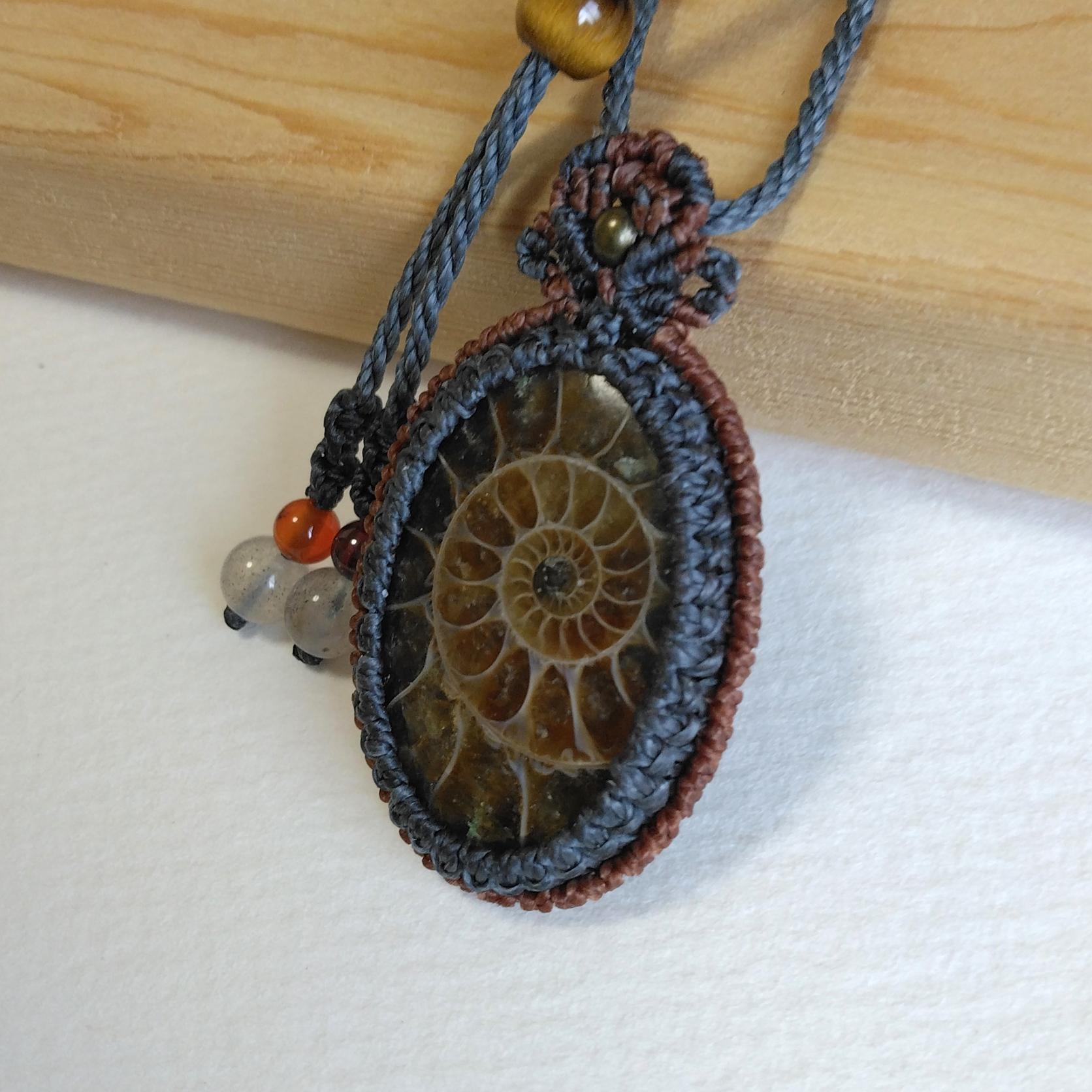 天然石ペンダント　アンモナイト　マクラメ編み　MP78 | 3枚目