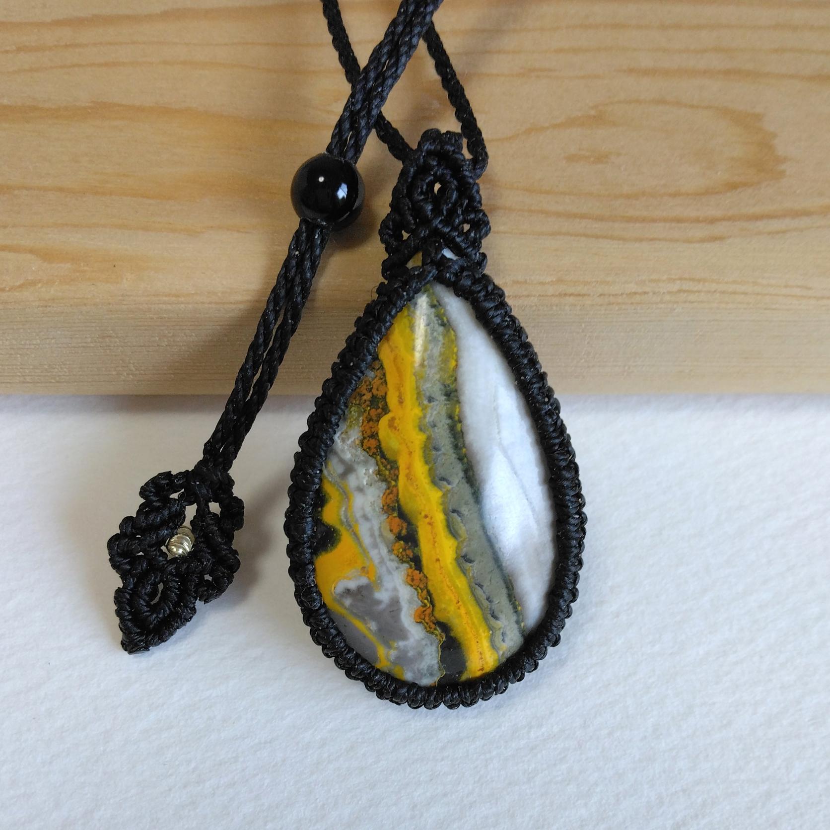 天然石ペンダント　バンブルビージャスパー　マクラメ編み　MP79