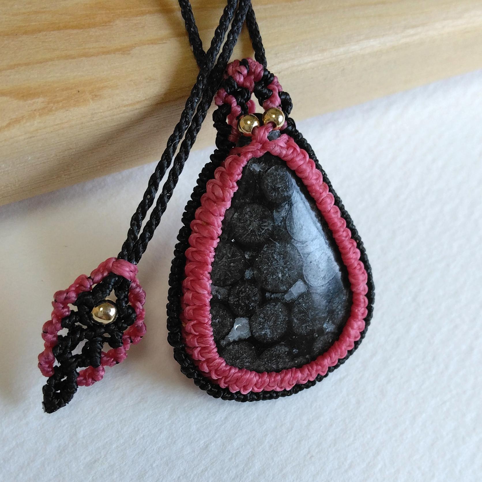 天然石ペンダント　フォッシルコーラル　マクラメ編み　MP81 | 3枚目