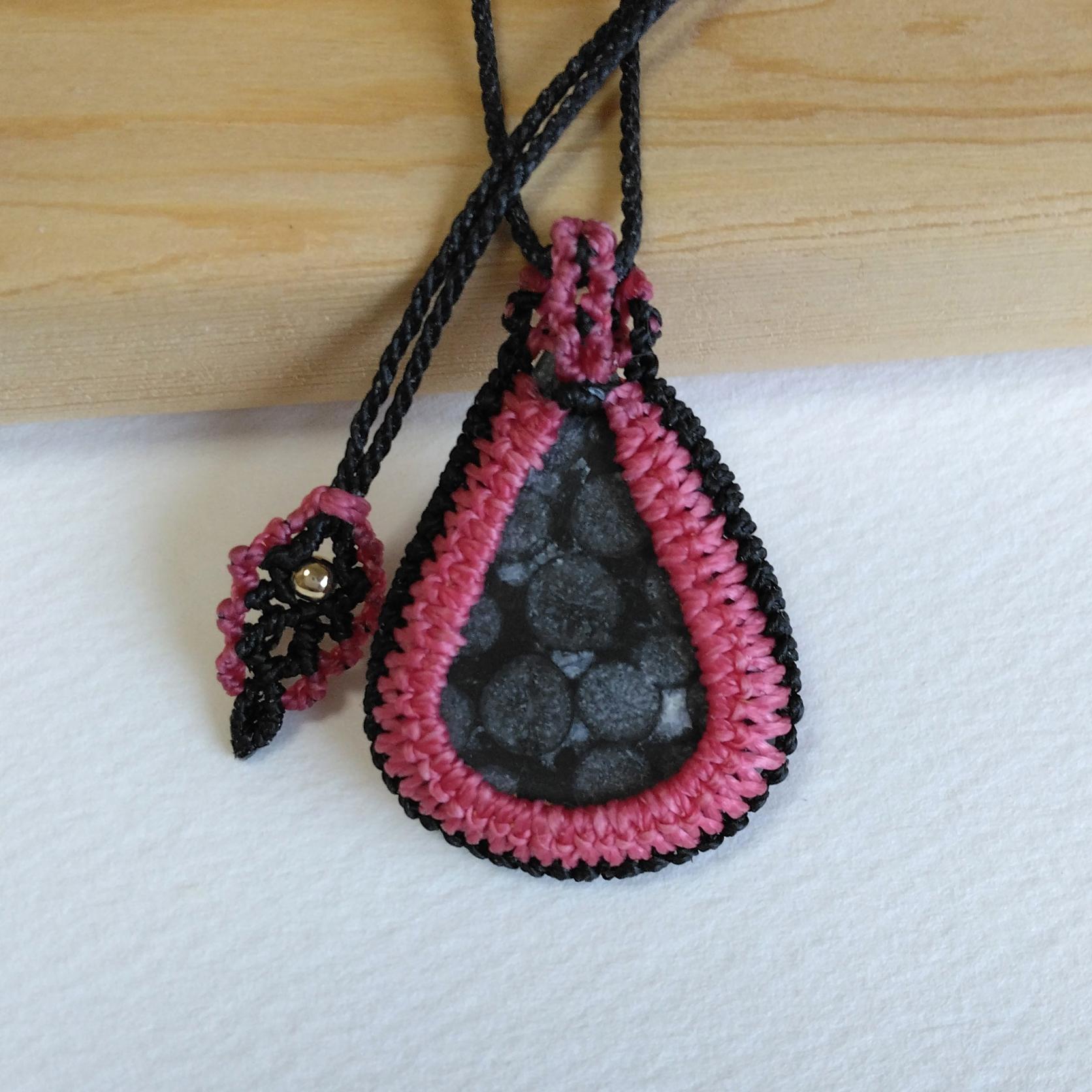 天然石ペンダント　フォッシルコーラル　マクラメ編み　MP81 | 6枚目