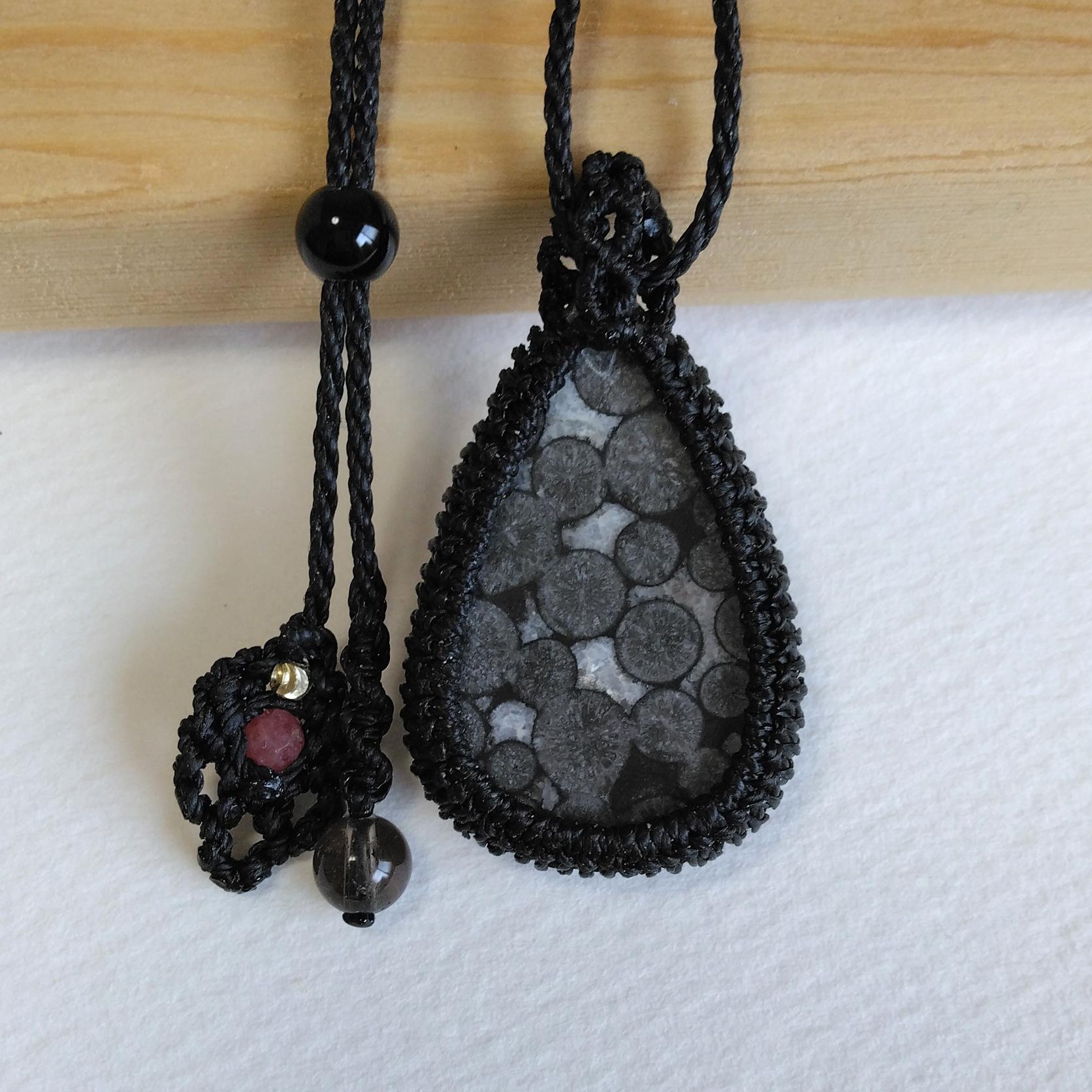 天然石ペンダント　フォッシルコーラル　マクラメ編み　MP82 | 6枚目