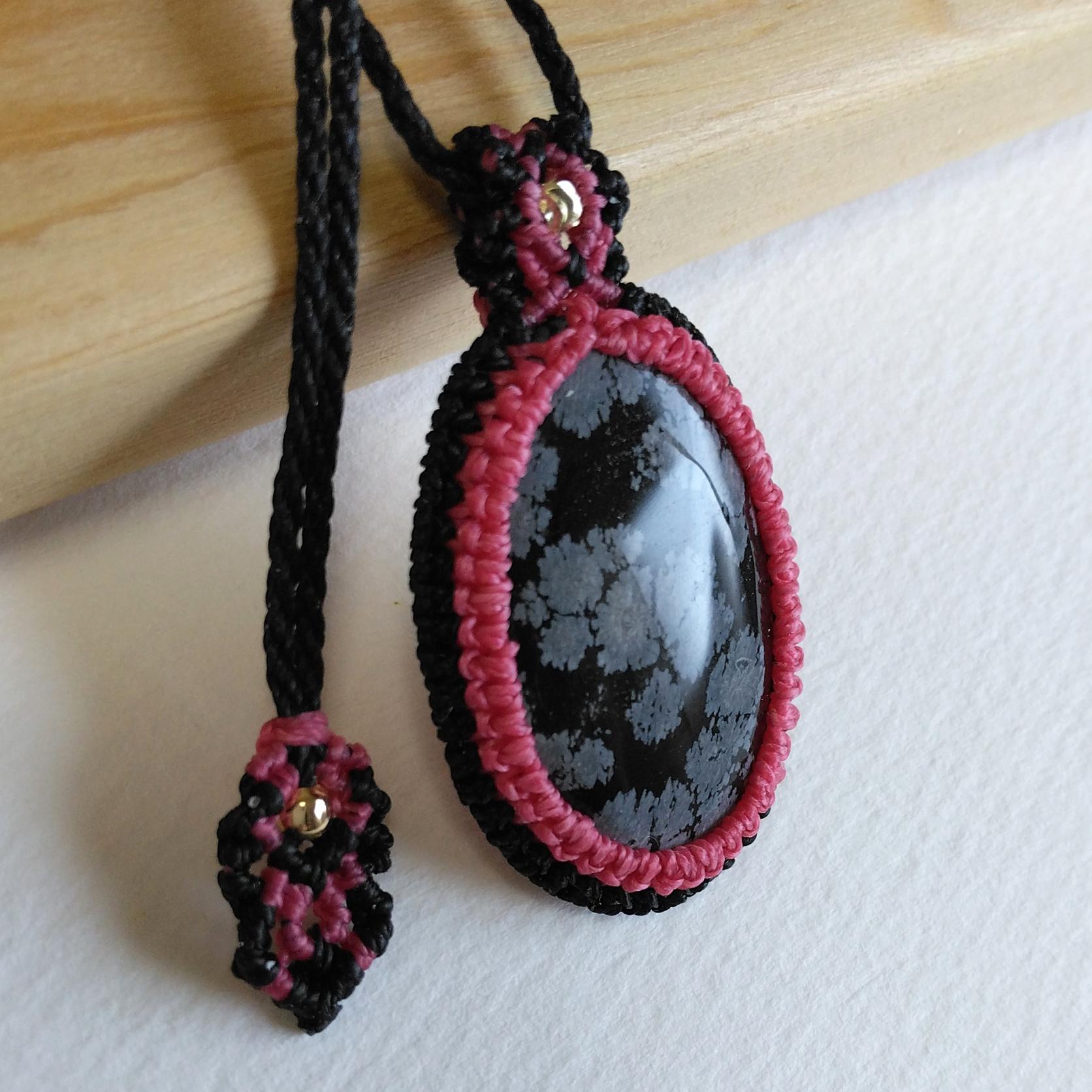 天然石ペンダント　スノーフレークオプシディアン　マクラメ編み　MP85 | 2枚目