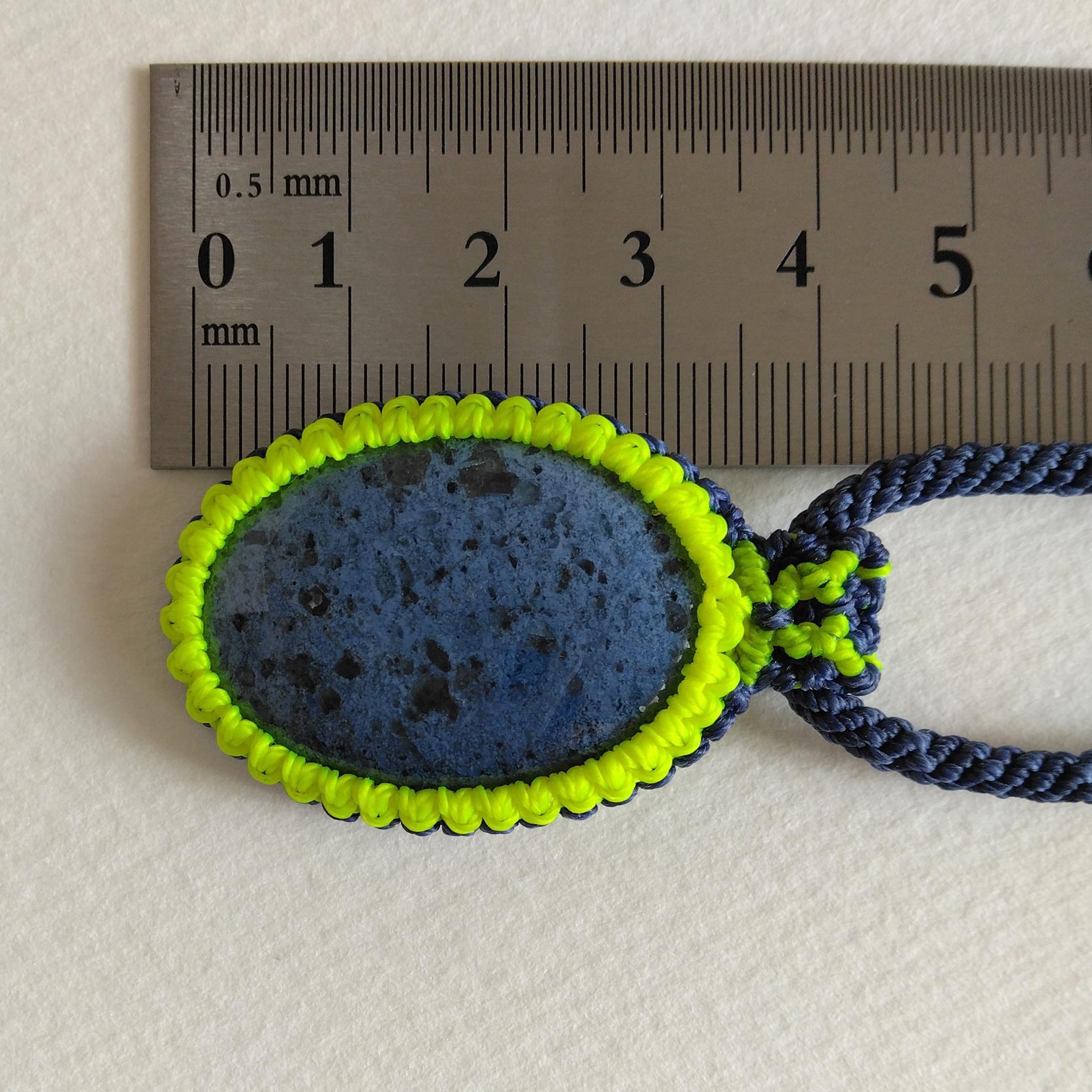 天然石ペンダント デュモルチェライト マクラメ編み MP60 | 5枚目